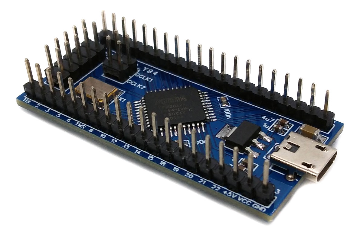 MAX3000A_DevBoard_pic1.jpg